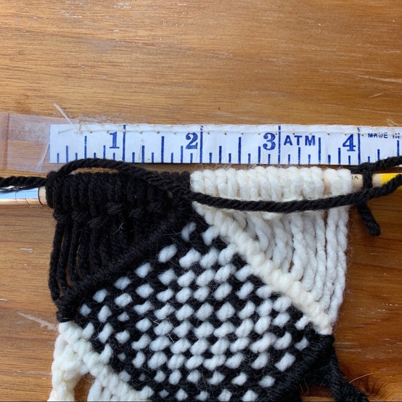 yin yang paintbrush macrame - Picture 8 of 11